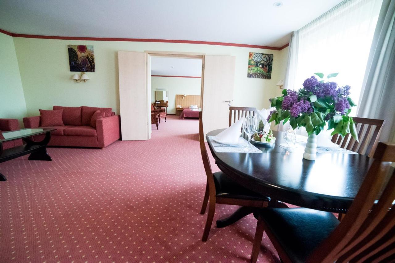 Hotel Tigra Priekuļi Exteriör bild