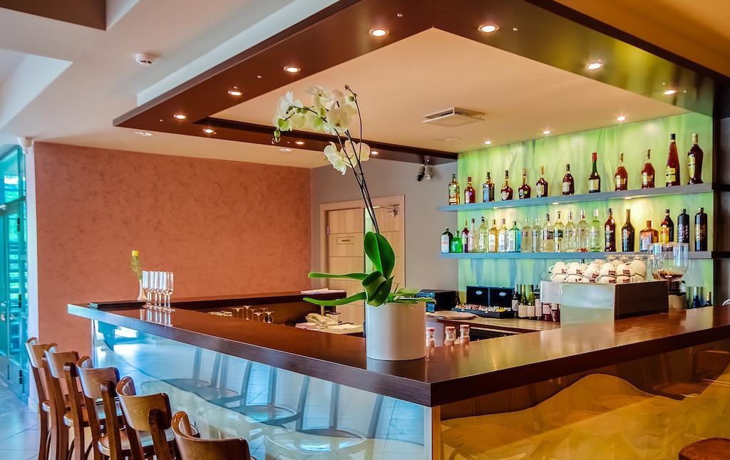 Hotel Tigra Priekuļi Exteriör bild