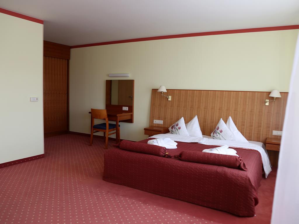 Hotel Tigra Priekuļi Exteriör bild