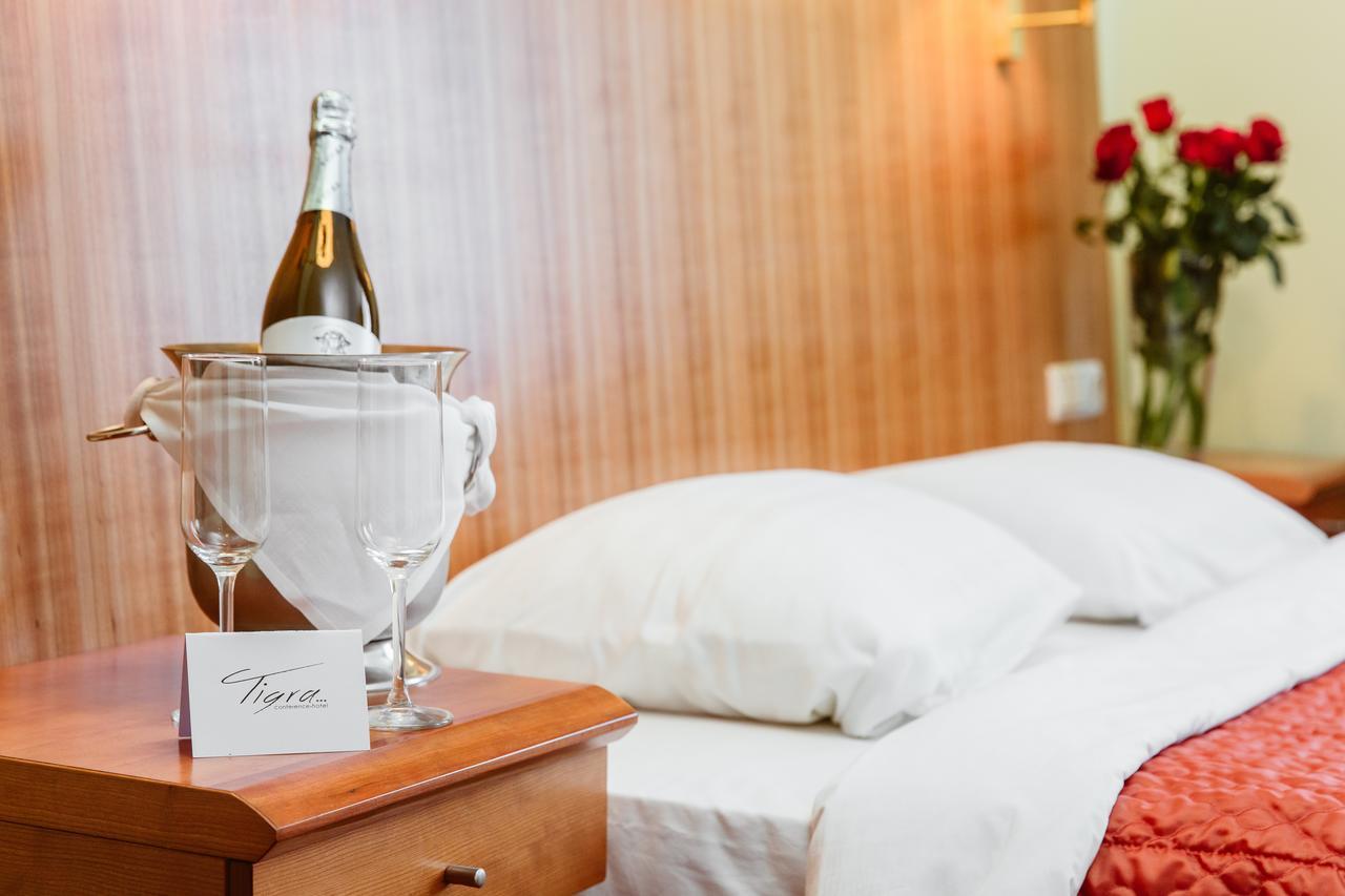 Hotel Tigra Priekuļi Exteriör bild