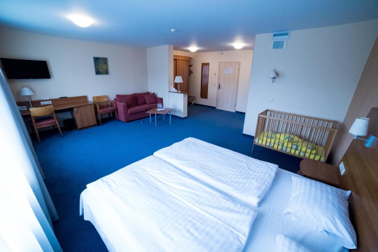 Hotel Tigra Priekuļi Exteriör bild