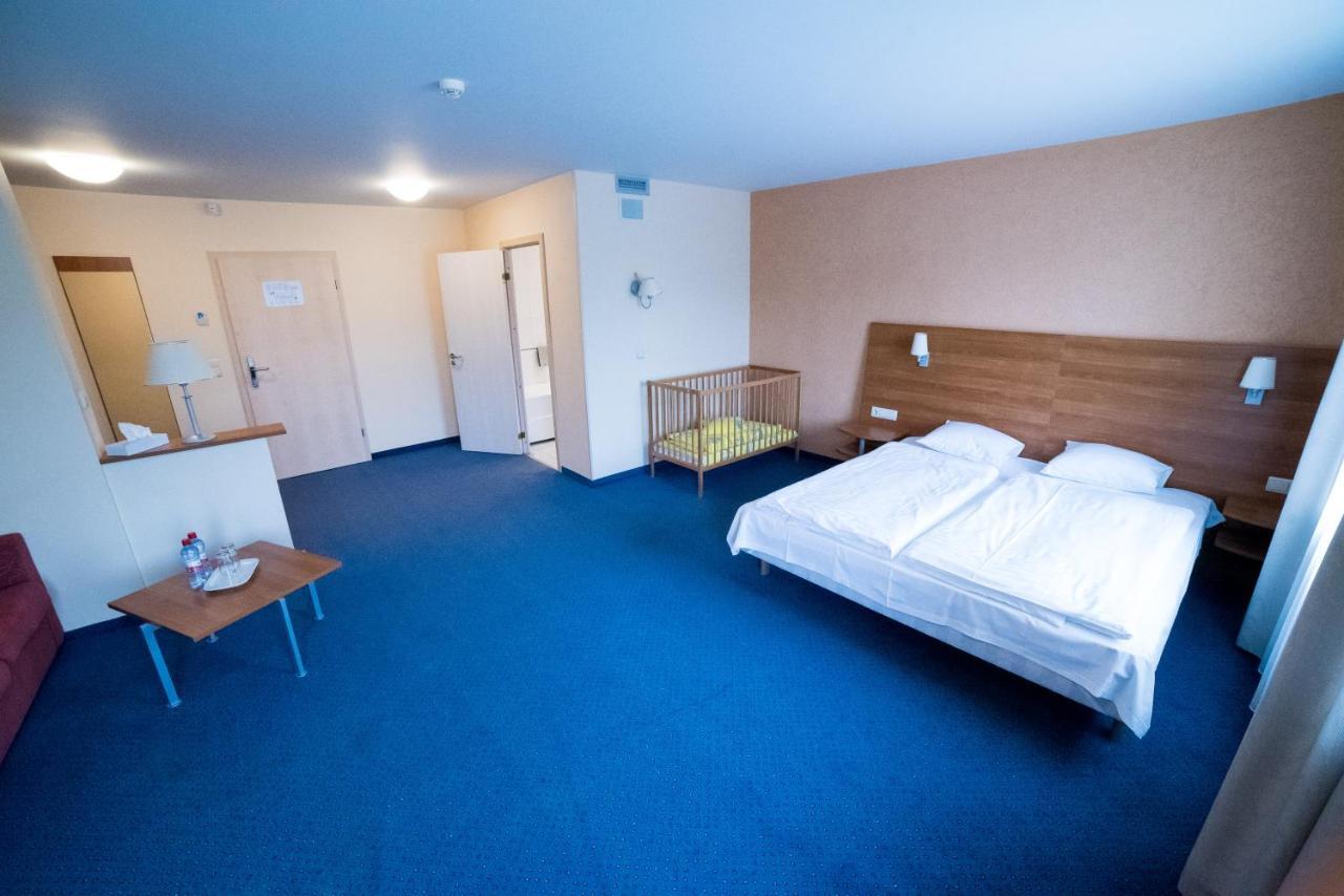 Hotel Tigra Priekuļi Exteriör bild